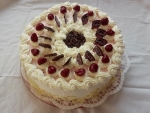 Erdbeer-Philadelphiatorte, Sahnetorte mit Frischkse, wir bieten sie auch mit Pfirsich oder Himbeer an