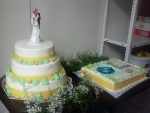 Hochzeitstorte dreistckig mit passender Zweittorte